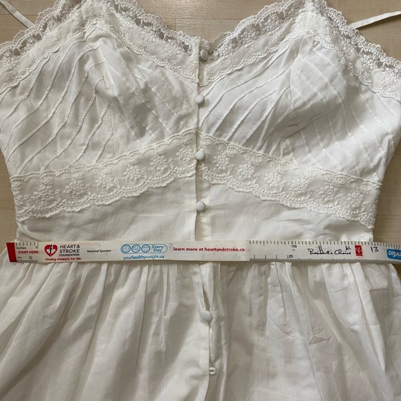 Simple retro white dress size XS - Picture 3 of 5